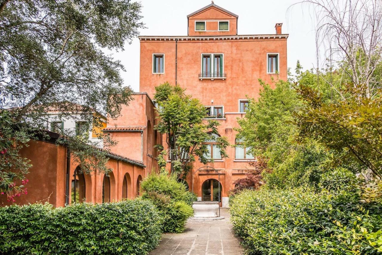 Carmini Canal View And Balcony With Lift Венеция Экстерьер фото